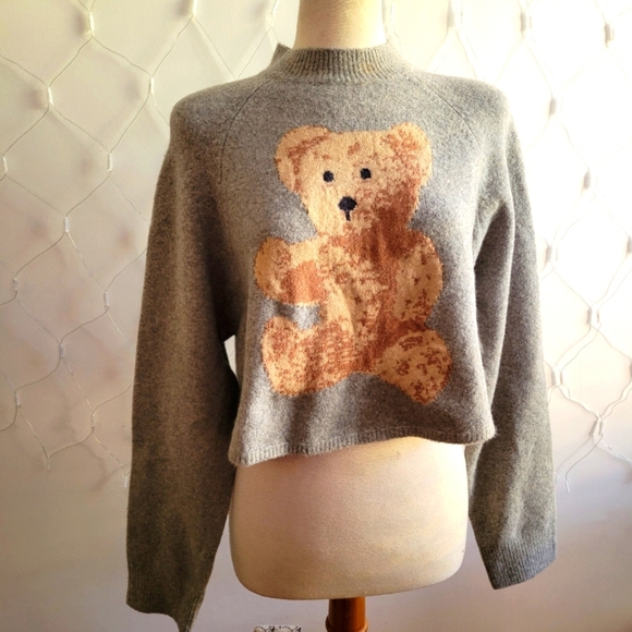 Bershka Teddy Bear Cropped Sweater • Gray • Tagged As Medium • Cozy - Picture 1 of 5